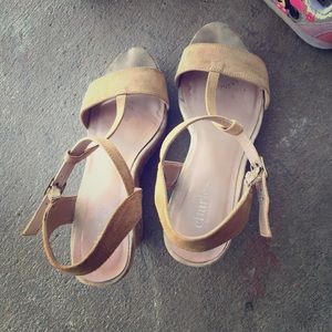 Charles shoes 7 1/2, gently used in good condition